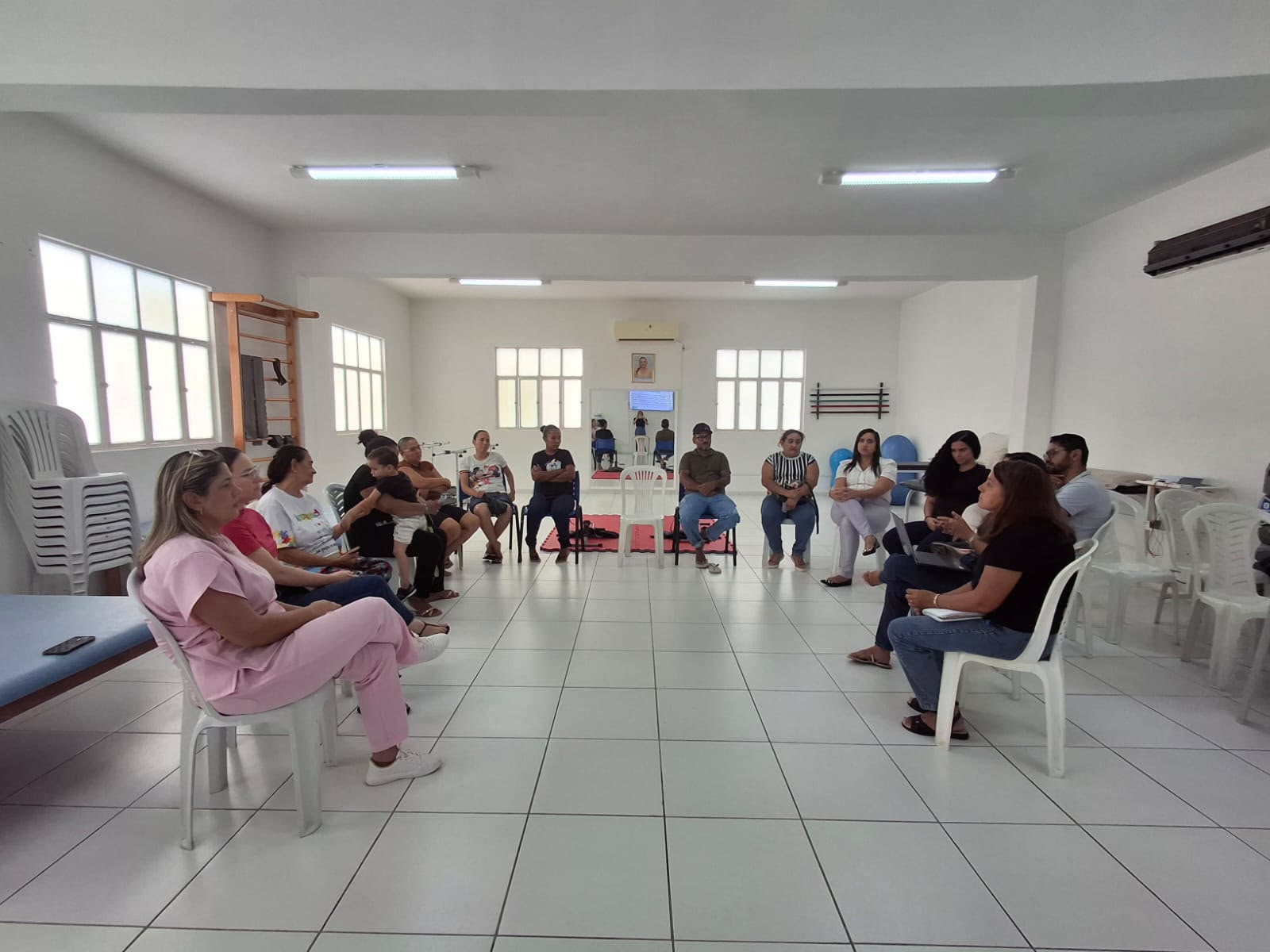 Secretaria de Saúde de São Domingos promove roda de conversa sobre uso abusivo de telas e seus prejuízos