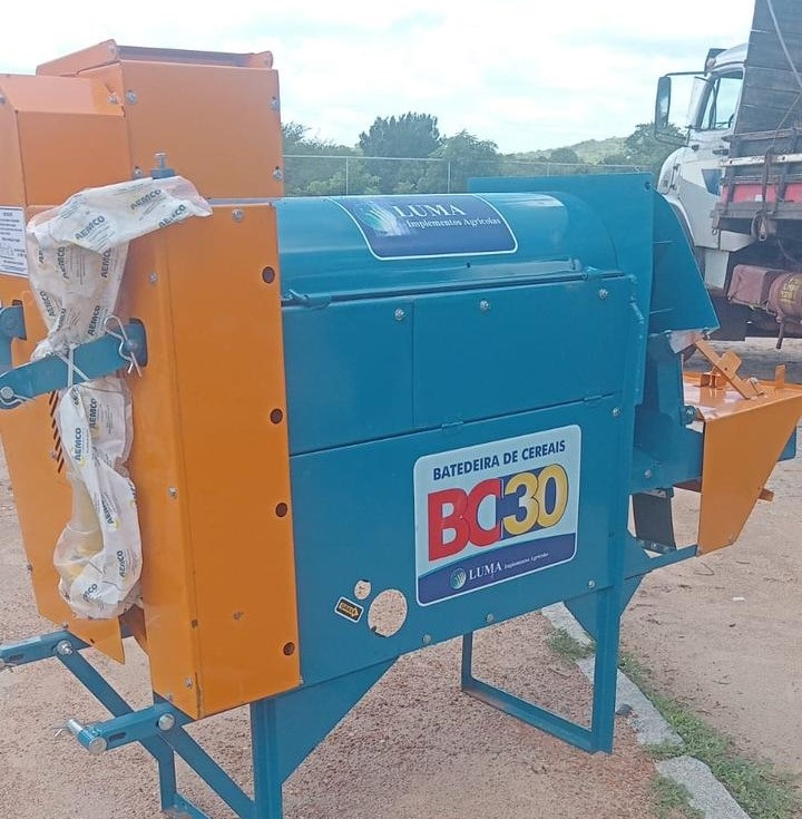 São Domingos adquire debulhadora de milho com recursos próprios para fortalecer agricultura